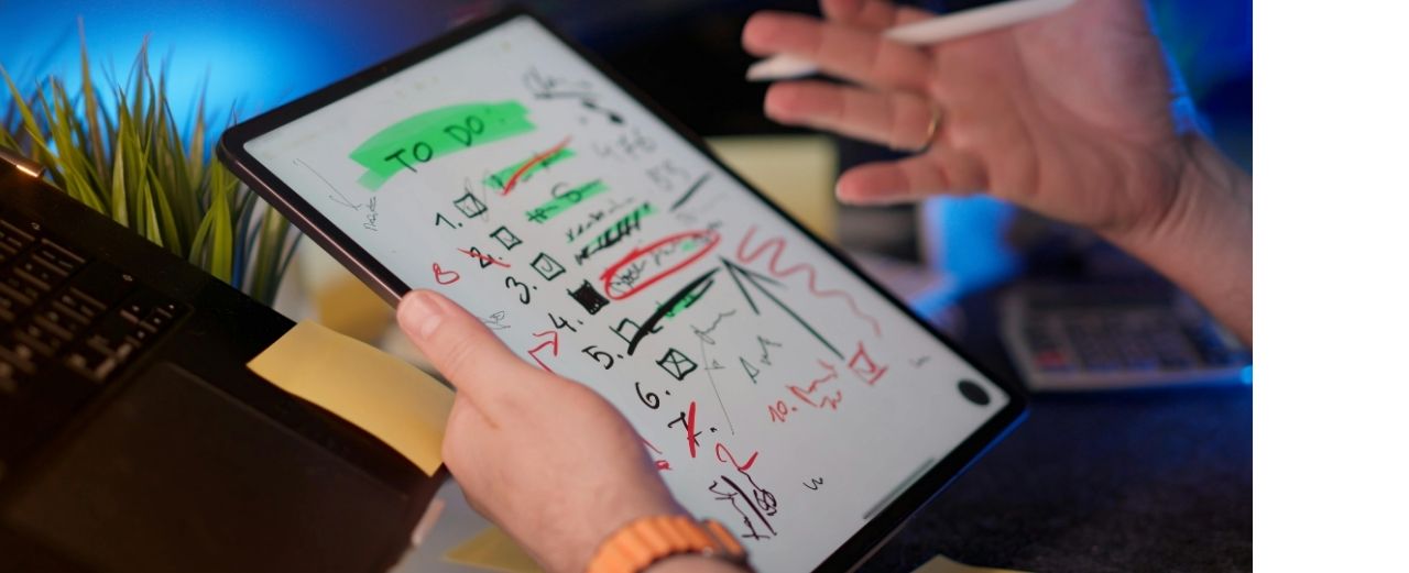 Entenda o que é gestão de projetos, como funciona na prática e por que essa habilidade acelera sua carreira profissional. Aprenda com método e clareza.